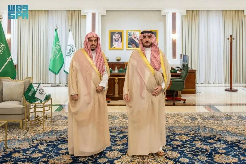 أمير الجوف يلتقي مدير فرع وزارة الشؤون الإسلامية في المنطقة أمير الجوف يلتقي مدير فرع وزارة الشؤون الإسلامية في المنطقة