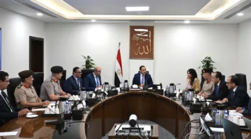 رئيس الوزراء يراقب خطوات تنفيذ مشروع “مبنى 4” في مطار القاهرة الدولي