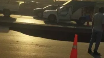 انهيار أرضي في محور الأوتوستراد يؤدي إلى ازدحام مروري للسيارات