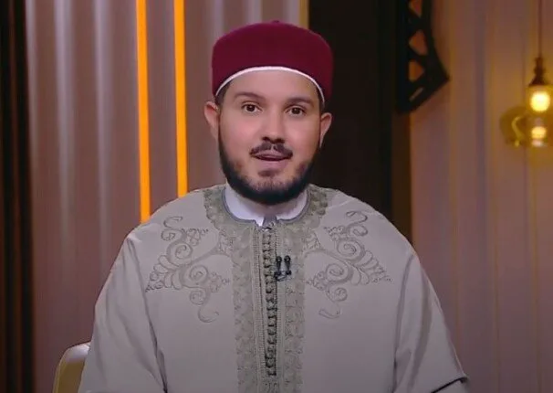الشيخ أحمد الطلحي يكشف عن أسرار الصلاة المشيشية ودعوة الحضور إلى الحق الشيخ أحمد الطلحي يكشف عن أسرار الصلاة المشيشية ودعوة الحضور إلى الحق
