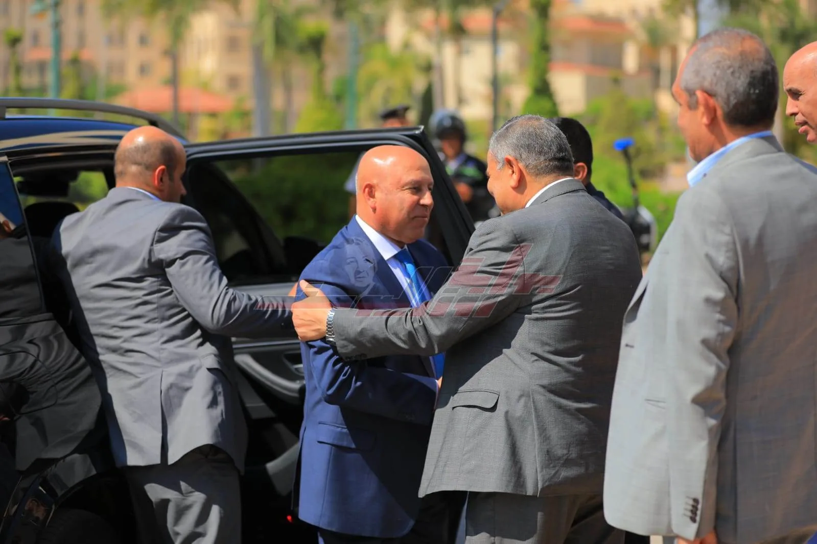 الدسوقي: يلتقي نائب رئيس الوزراء ووزير النقل والصناعة خلال زيارته لمناقشة رسالة دكتوراه الدسوقي: يلتقي نائب رئيس الوزراء ووزير النقل والصناعة خلال زيارته لمناقشة رسالة دكتوراه