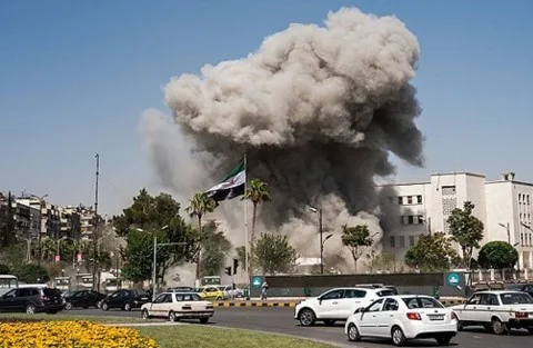 وزراء خارجية 11 دولة يُشددون على تأييدهم لأمن سوريا وسلامتها ويطالبون بإنهاء الغارات الإسرائيلية. وزراء خارجية 11 دولة يُشددون على تأييدهم لأمن سوريا وسلامتها ويطالبون بإنهاء الغارات الإسرائيلية.
