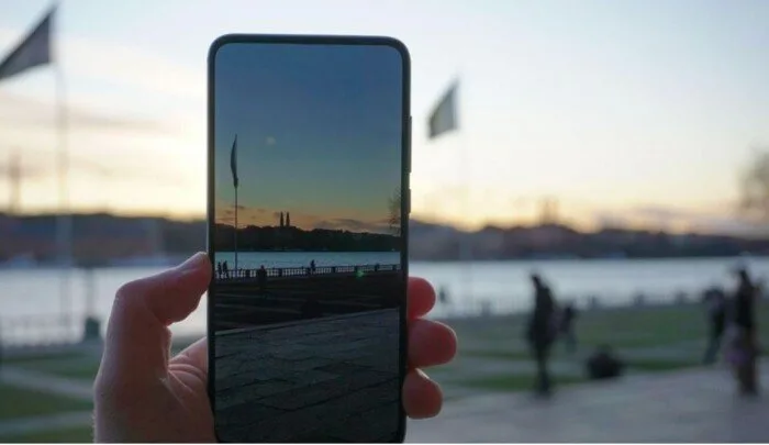 تقنيات جديدة لكاميرا الآيفون تسهم في تحسين وضوح الصور مع تحديث iOS 26 تقنيات جديدة لكاميرا الآيفون تسهم في تحسين وضوح الصور مع تحديث iOS 26