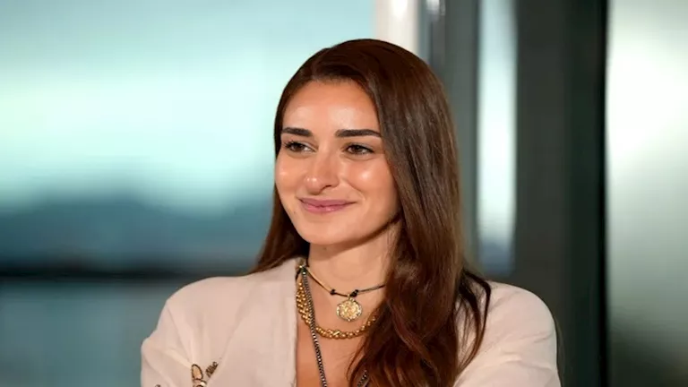 أمينة خليل تبرز بإطلالة ساحرة في أحدث ظهور لها أمينة خليل تبرز بإطلالة ساحرة في أحدث ظهور لها