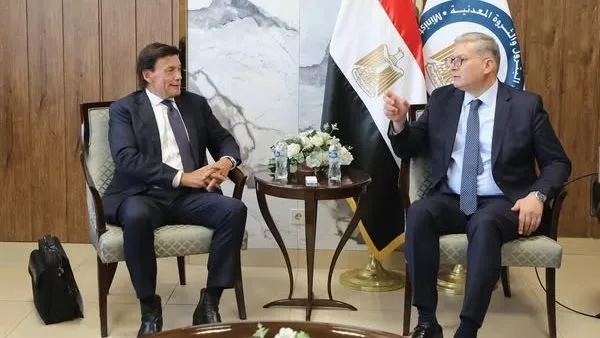 وزير البترول يبرز تأييد الحكومة لخطط «دانا غاز» في الأنشطة الاستكشافية بالدلتا وزير البترول يبرز تأييد الحكومة لخطط «دانا غاز» في الأنشطة الاستكشافية بالدلتا