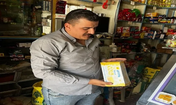 مراقبة الأسعار وحظر السلع: حملات الرقابة التموينية تستمر في مواجهة تجار السوق السوداء في إدكو مراقبة الأسعار وحظر السلع: حملات الرقابة التموينية تستمر في مواجهة تجار السوق السوداء في إدكو