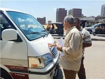 شكاوى سائقي السرفيس في البحيرة ومدير “المواقف” ي promises بعدم تكرار المخالفات