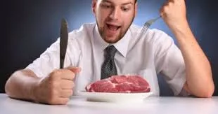 هل تشير رؤية اللحم النيء في المنام دون تناوله إلى معانٍ مخفية؟
