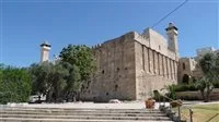 ما الدلالات المترتبة على تحويل إدارة الحرم الإبراهيمي من مدينة الخليل إلى مجلس يهودي؟