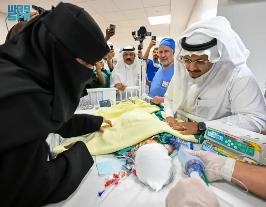 نجاح عملية فصل التوأم السعودي يارا ولارا بعد جراحة دقيقة استمرت 12 ساعة ونصف نجاح عملية فصل التوأم السعودي يارا ولارا بعد جراحة دقيقة استمرت 12 ساعة ونصف