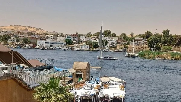 أسوان خلال 24 ساعة: تقلبات جوية، إغلاق المحلات المخالفة، واستمرار حركة السياحة. أسوان خلال 24 ساعة: تقلبات جوية، إغلاق المحلات المخالفة، واستمرار حركة السياحة.