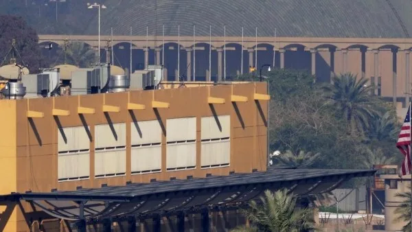 أمريكا تُلغي إلزامية مغادرة موظفيها من العراق مع استمرار تحذيرات السفر.