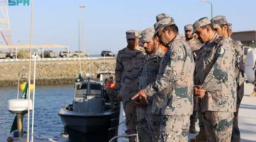 المدير العام لقوات حرس الحدود يقوم بجولة تفقدية على الوحدات البرية والبحرية في المدينة المنورة.