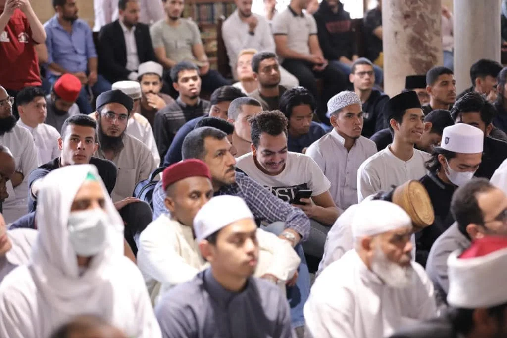 هل يعتبر ذكر الله والصلاة على النبي خلال الخطبة من الأفعال الممنوعة؟.. وجهة نظر الشرع