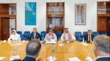 الخريجي يجتمع مع نائب وزير الخارجية الإيطالي لبحث القضايا الإقليمية والدولية