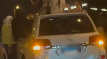 قرار من النيابة حول امرأة سمحت لأطفال بالجلوس على سيارتها من الخارج.