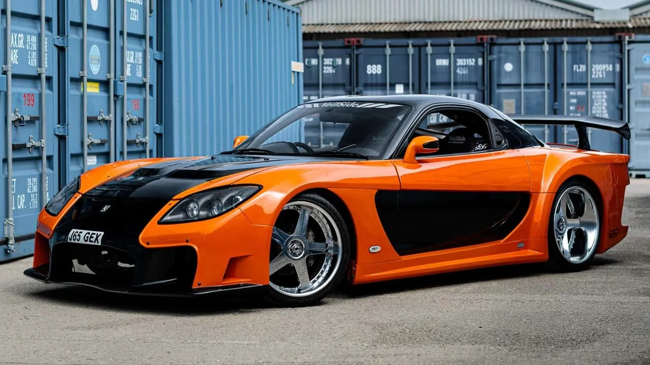ظهرت في سلسلة “Fast and Furious” .. بيع سيارة مازدا RX-7 بسعر مذهل ظهرت في سلسلة “Fast and Furious” .. بيع سيارة مازدا RX-7 بسعر مذهل