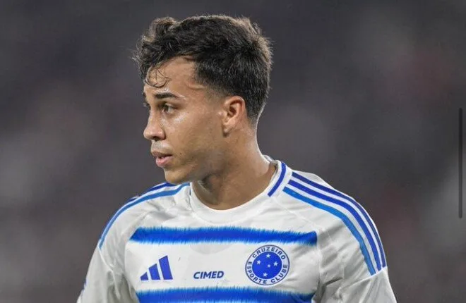 كروزيرو يهزم فلومينينسي ويتصدر الدوري البرازيلي منفرداً