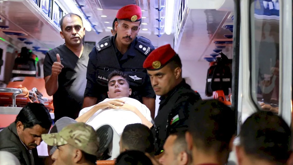 الأردن يرحل “العدد الأكبر” من الأطفال المرضى والمصابين من غزة، ووكالات أممية تشير إلى أن “الأطفال يتوفّون أمام أنظارنا”.