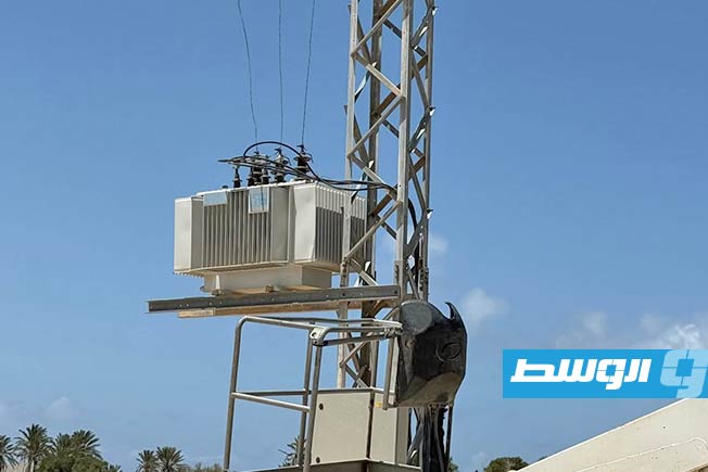 أعمال رفع كفاءة الشبكة الكهربائية في مدينة مصراتة، 18 يوليو 2025. (شركة الكهرباء)
