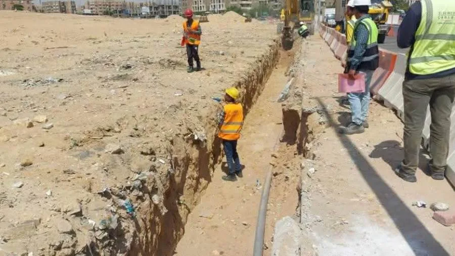 رئيس الهيئة: تنفيذ مشروع ربط محطتين كهربائيتين وتحسين كفاءة نظام الصرف في المنطقة الصناعية بالعاشر من رمضان