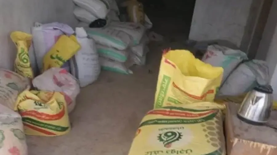 محافظ المنوفية: تسجيل 208 محاضر مخالفات وضبط 3.5 طن من الأعلاف غير المعروفة المصدر محافظ المنوفية: تسجيل 208 محاضر مخالفات وضبط 3.5 طن من الأعلاف غير المعروفة المصدر