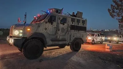 السويداء تشهد تصعيدًا: 50 ألف مقاتل عشائري يحيطون بالمدينة ودمشق ترسل تعزيزات أمنية لاحتواء الأزمة.