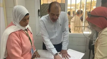 مكافآت وعقوبات ومدد لتجاوز السلبيات خلال زيارة نائب وزير الصحة لمستشفيات مطروح