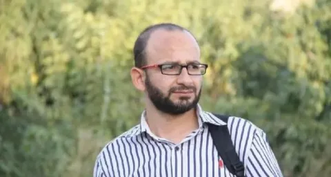 الصحفي الفلسطيني “سامي الساعي” يكشف عن تفاصيل مروعة حول اعتداءه داخل السجون الإسرائيلية.. كيف عذبه الجنود بهذه الطريقة. الصحفي الفلسطيني “سامي الساعي” يكشف عن تفاصيل مروعة حول اعتداءه داخل السجون الإسرائيلية.. كيف عذبه الجنود بهذه الطريقة.