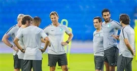 صلاح أم حكيمي: رينارد يحدد أفضل لاعب في العالم