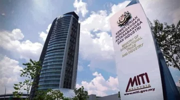 زيادة بنسبة 4.8% في التجارة الخارجية الماليزية خلال النصف الأول من عام 2025