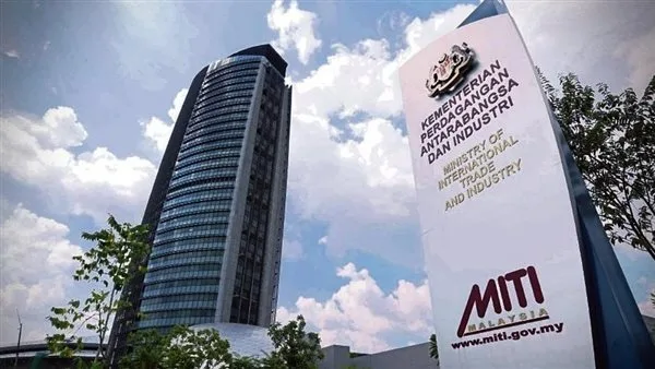 زيادة بنسبة 4.8% في التجارة الخارجية الماليزية خلال النصف الأول من عام 2025 زيادة بنسبة 4.8% في التجارة الخارجية الماليزية خلال النصف الأول من عام 2025