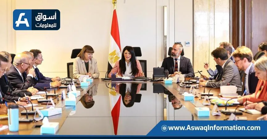 وزيرة التخطيط تعقد اجتماعًا مع 40 ممثلًا من وكالات الأمم المتحدة وشركاء التنمية المتعددين والثنائيين. وزيرة التخطيط تعقد اجتماعًا مع 40 ممثلًا من وكالات الأمم المتحدة وشركاء التنمية المتعددين والثنائيين.