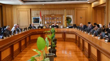 “قنديل” يؤكد على أهمية تحسين المناهج الأكاديمية لاستقطاب مزيد من الطلاب الجدد