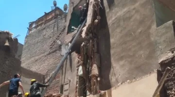 محافظة القاهرة: 4 عمال خردة وراء انهيار مبنى في مصر القديمة