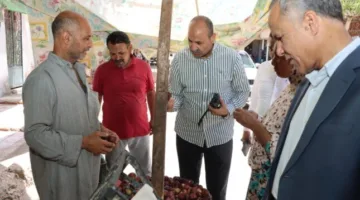 لمراقبة الأسعار.. سكرتير مساعد بني سويف يجري جولة على أسواق اليوم الواحد