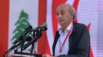 وليد جنبلاط يطالب بإنهاء القتال في السويداء وتأسيس لجنة تحقيق في الوقائع التي حدثت هناك.