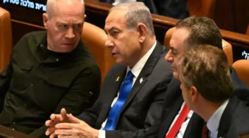 وزير إسرائيلي يعلن عن استيلاء على ممتلكات في القدس قبل يوم من تقديم استقالته