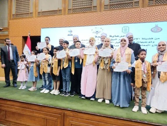 البحر الأحمر الأزهرية تحقق أربع مراكز في النهائيات لمسابقة تهجي الكلمات البحر الأحمر الأزهرية تحقق أربع مراكز في النهائيات لمسابقة تهجي الكلمات