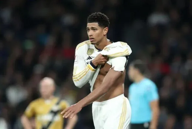 «انطلقت رحلة العودة».. رسالة مفاجئة من بيلينجهام لجماهير ريال مدريد عقب نجاح عملية الكتف