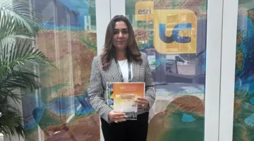 وزيرة التنمية المحلية تحصل على جائزة التميز في نظم المعلومات الجغرافية من «Esri»