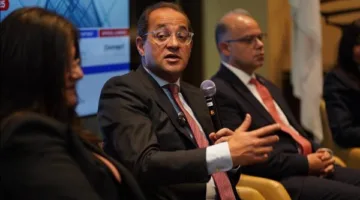 وزير المالية يعلن للبنوك العالمية: مصر ستبدأ مبادرات لتعزيز الاستقرار الاقتصادي وجذب الاستثمارات.