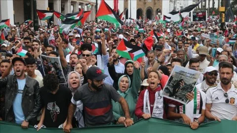 المغرب: مسيرة احتجاجية أمام البرلمان تنديدًا بتجويع الفلسطينيين في غزة