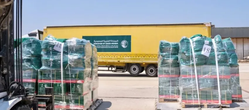 وصول المساعدات الإنسانية السعودية الثانية لدعم المتضررين من حرائق اللاذقية