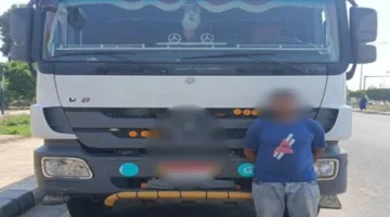 سلوك مروع: اعتقال سائق شاحنة في العاشر من رمضان لقيادته عكس الاتجاه | فيديو