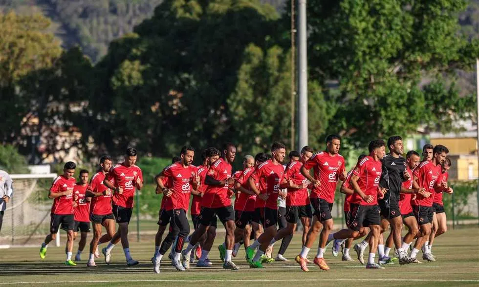 الأهلي يبدأ أول تدريباته في تونس بمشاركة اللاعبين الجدد. الأهلي يبدأ أول تدريباته في تونس بمشاركة اللاعبين الجدد.