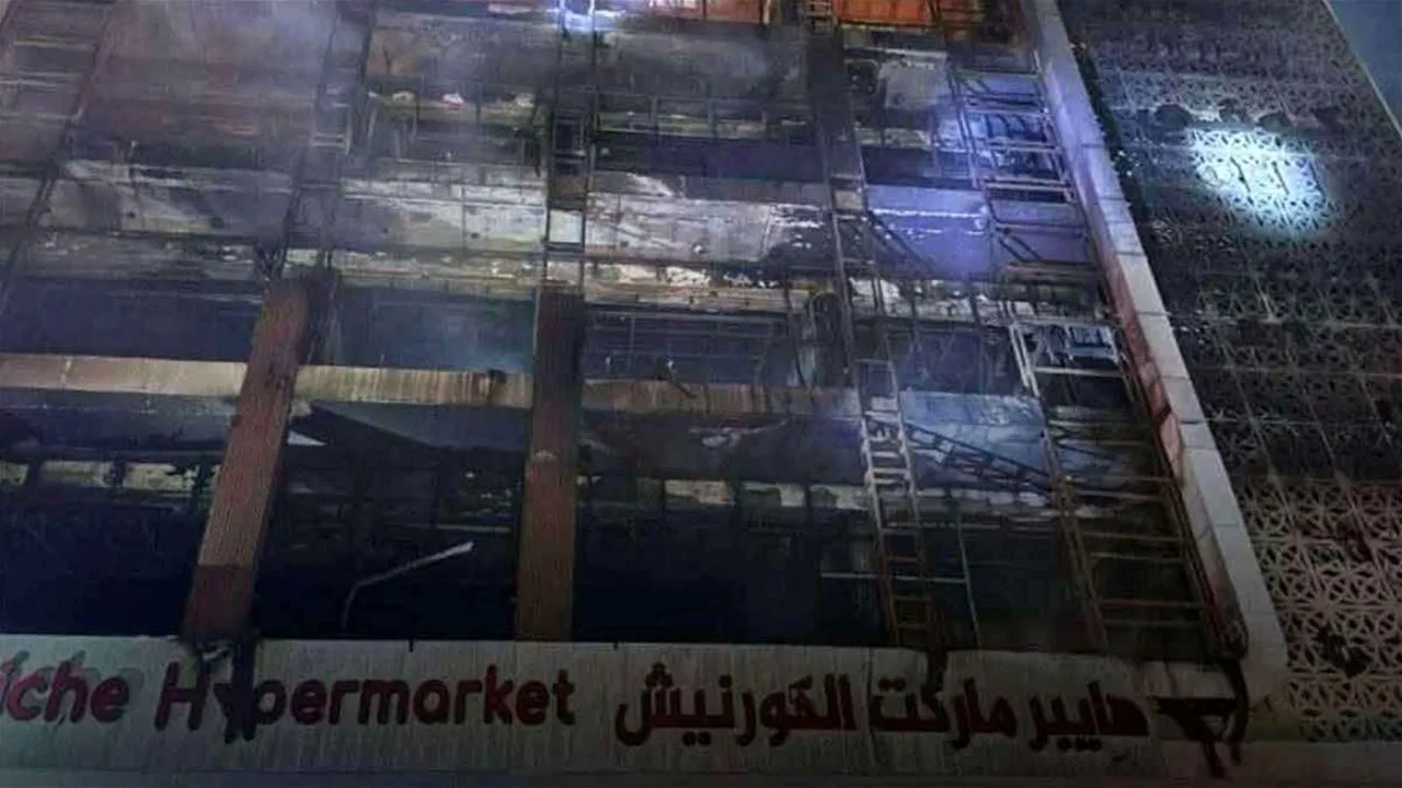 إقالة 17 مسؤولاً في واسط على خلفية حريق الكوت إقالة 17 مسؤولاً في واسط على خلفية حريق الكوت