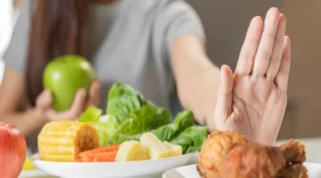 أطعمة ترفع حرارة جسمك في الصيف.. احذر منها على الفور!