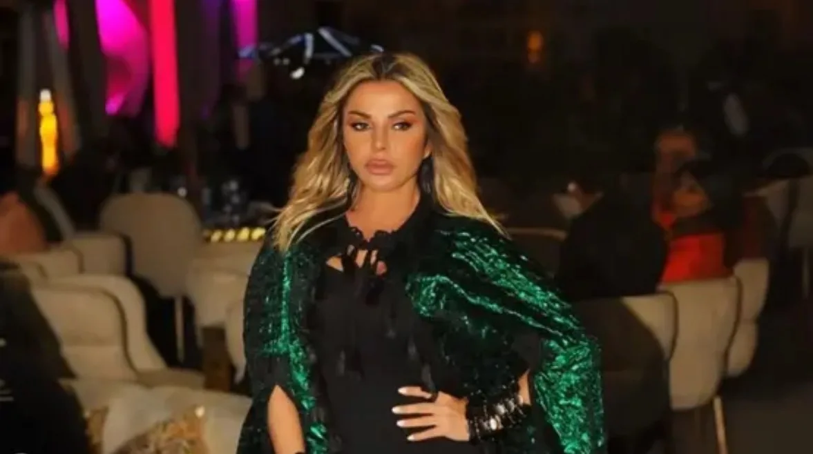 أول رد من رزان مغربي بعد تعرضها لإصابة نتيجة انهيار سقف. أول رد من رزان مغربي بعد تعرضها لإصابة نتيجة انهيار سقف.