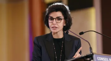 وزيرة الثقافة الفرنسية للنائبة: لست موظفة نظافة لديك